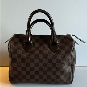 💯 Authentic Louis Vuitton Damier Speedy 25